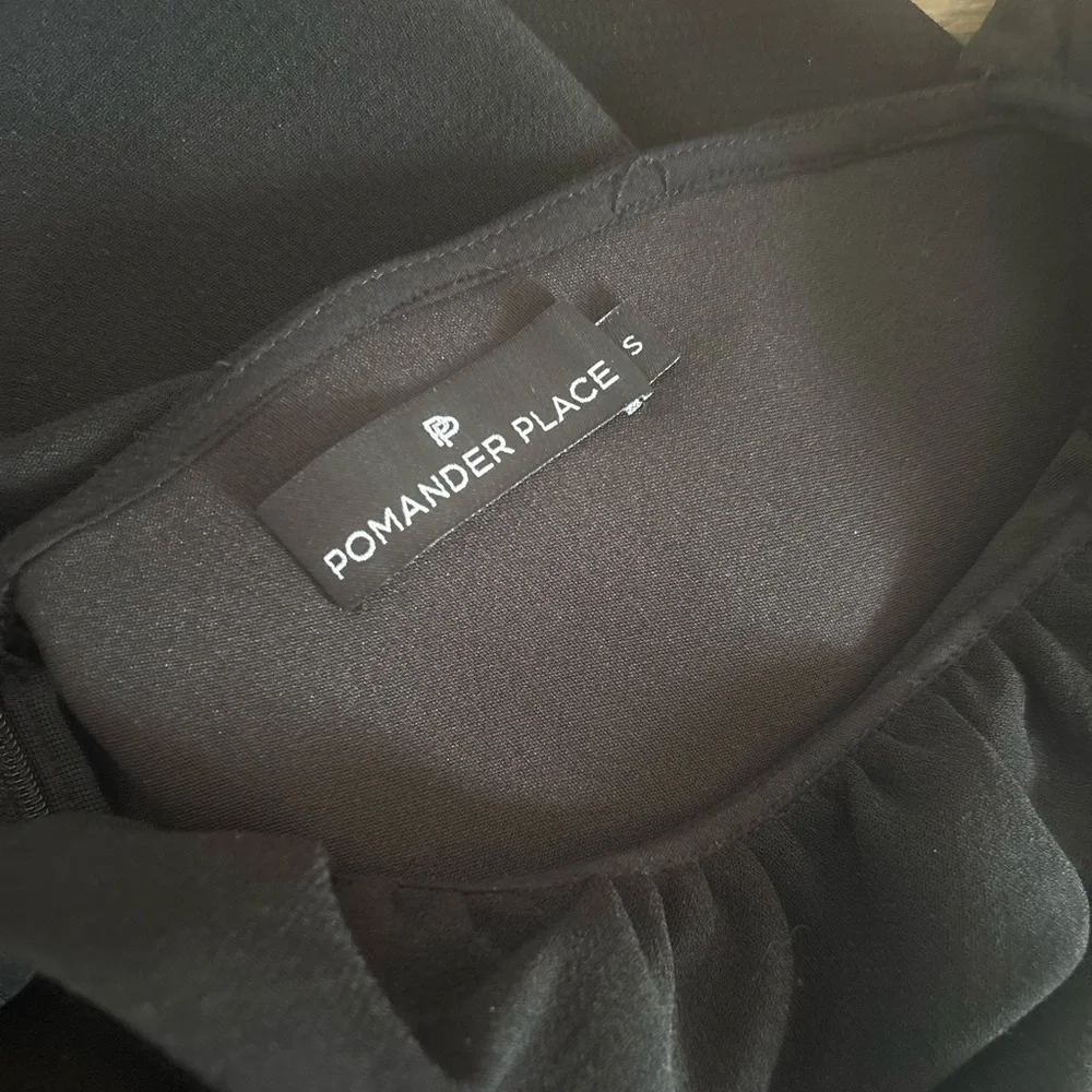 Tuckernuck Pomander Place Daphne Dress Black size small minimalist chic holiday